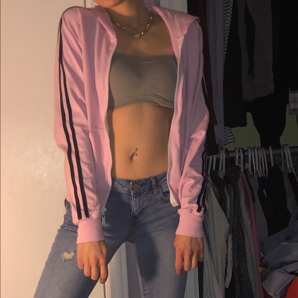 🎉2/$25 light pink striped sweater - Picture 4 of 6